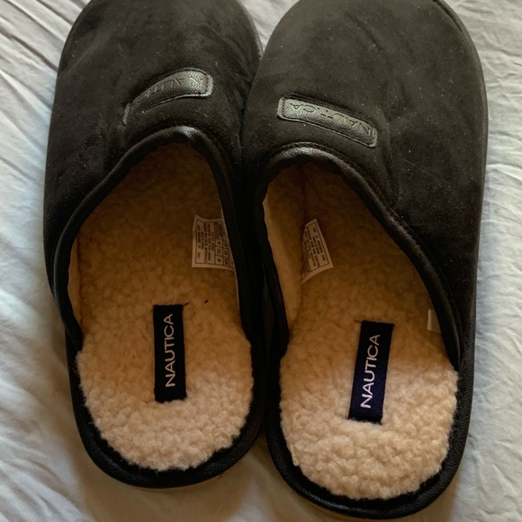 Like new men’s size 13 Nautical slippers - Picture 3 of 9